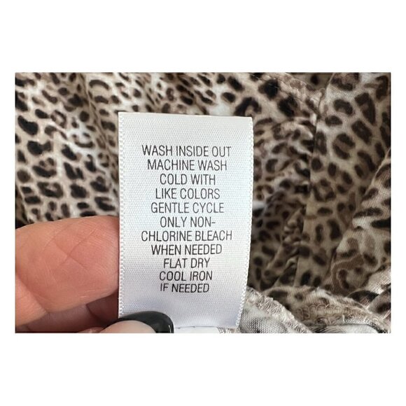 Dana Buchman Women’s Brown White Leopard Print Wrap Style V-Neck Top Size Small - Picture 7 of 8